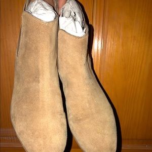 Tan Chelsea boots